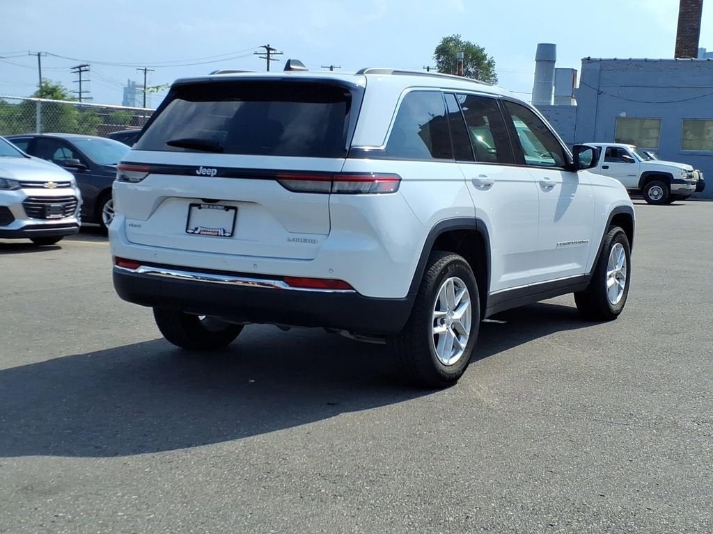 2024 Jeep Grand Cherokee Laredo X 4x4
