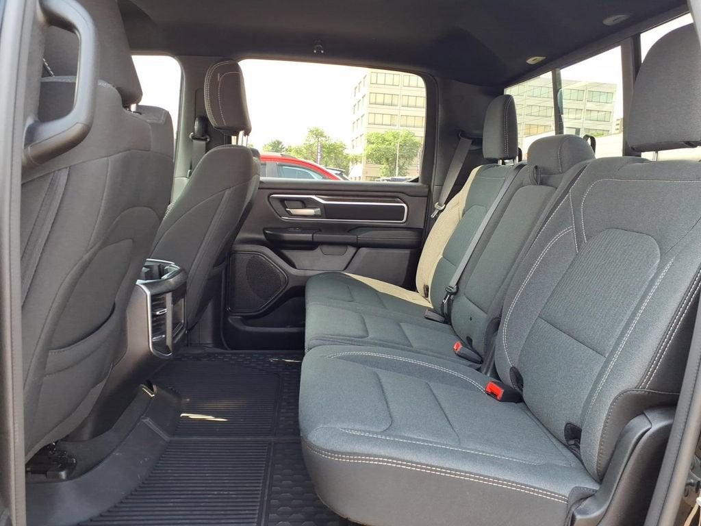 2023 RAM 1500 Big Horn Crew Cab 4x4 5'7" Box