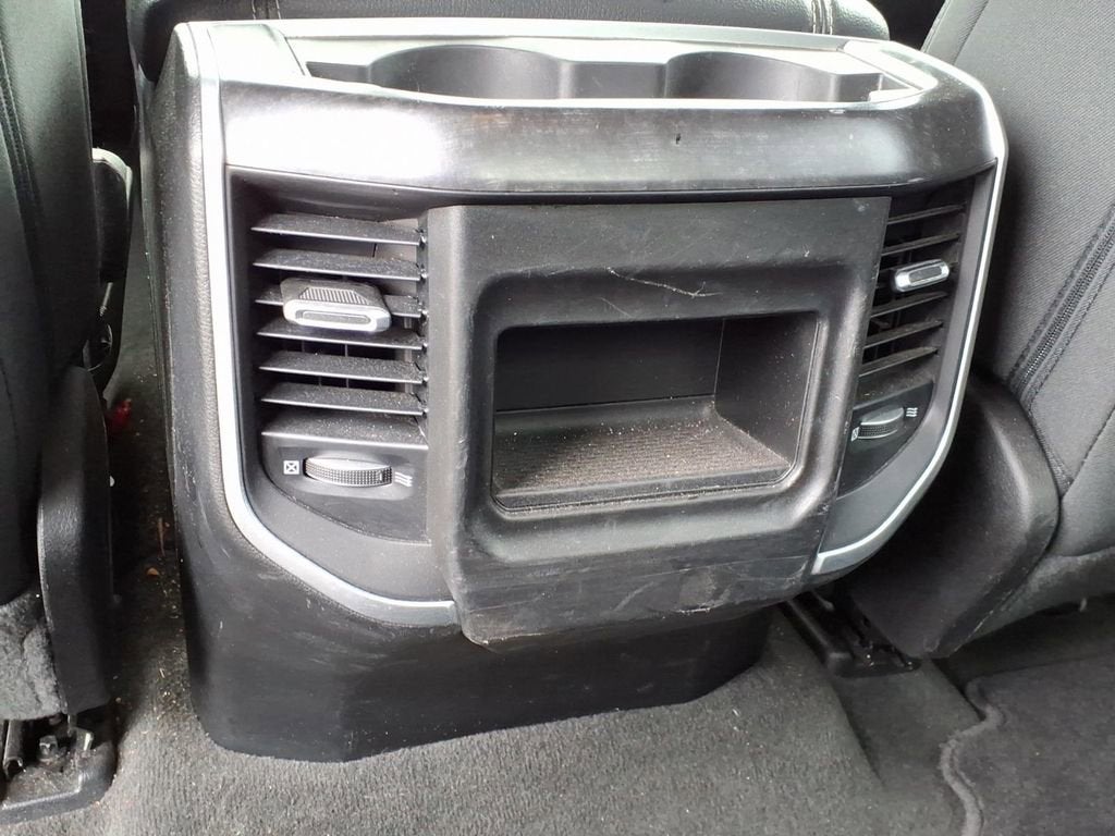2022 RAM 1500 Big Horn Crew Cab 4x4 5'7" Box