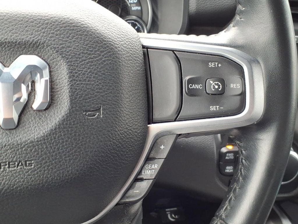 2022 RAM 1500 Big Horn Crew Cab 4x4 5'7" Box