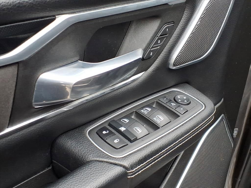 2022 RAM 1500 Laramie Crew Cab 4x4 5'7" Box