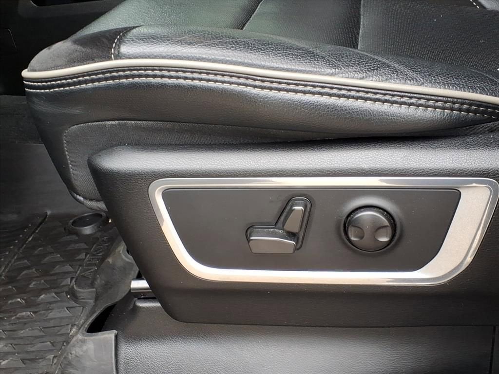 2022 RAM 1500 Laramie Crew Cab 4x4 5'7" Box