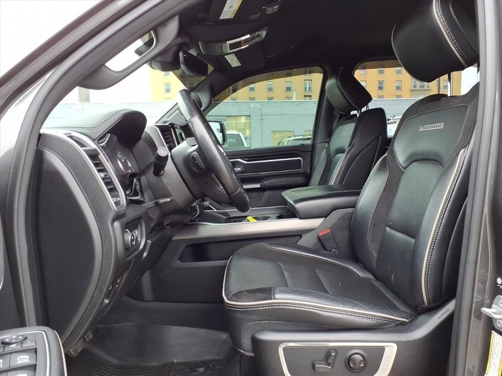 2022 RAM 1500 Laramie Crew Cab 4x4 5'7" Box