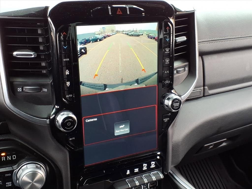 2022 RAM 1500 Laramie Crew Cab 4x4 5'7" Box