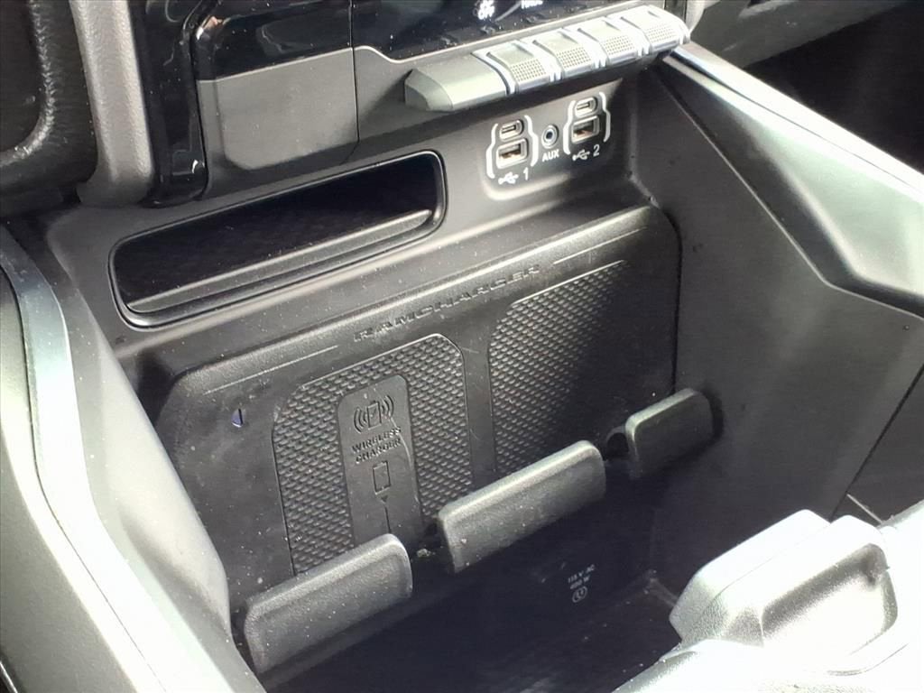 2022 RAM 1500 Laramie Crew Cab 4x4 5'7" Box