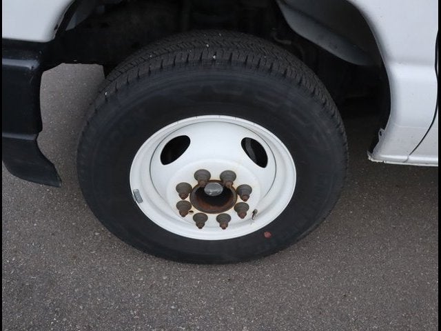 2022 Ford E-Series Cutaway Base