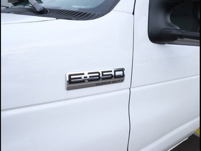 2022 Ford E-Series Cutaway Base