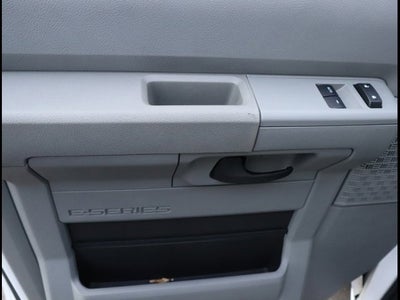 2022 Ford E-Series Cutaway Base