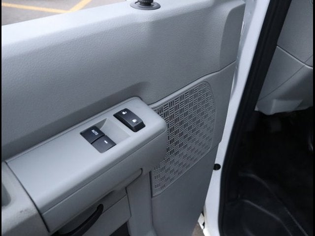 2022 Ford E-Series Cutaway Base