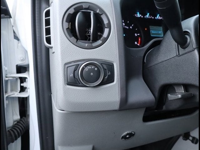 2022 Ford E-Series Cutaway Base