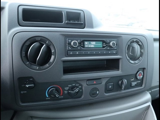 2022 Ford E-Series Cutaway Base