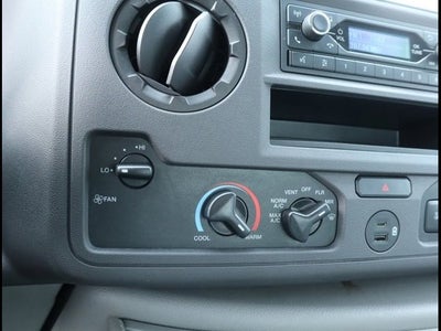 2022 Ford E-Series Cutaway Base