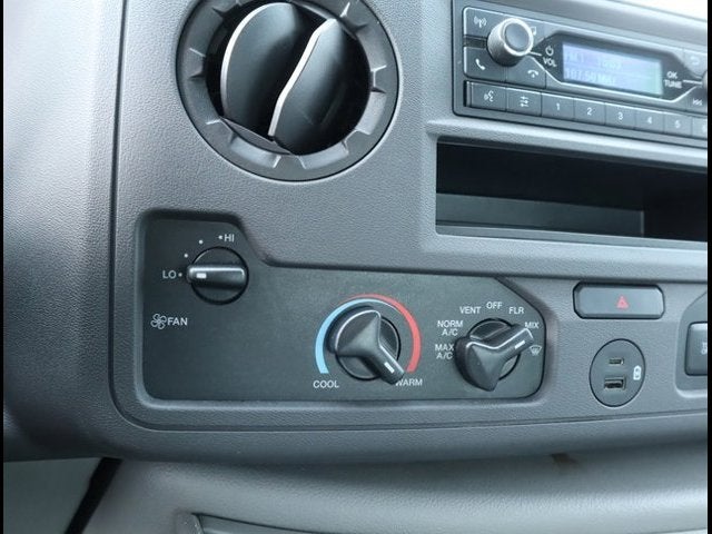 2022 Ford E-Series Cutaway Base