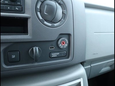 2022 Ford E-Series Cutaway Base