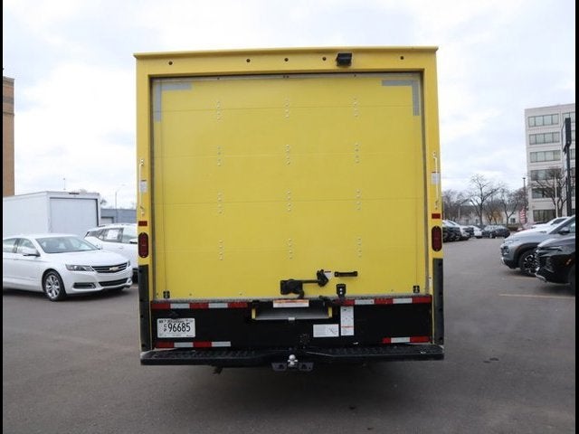 2022 Ford E-Series Cutaway Base