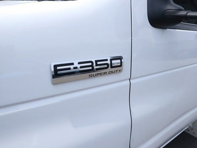 2022 Ford E-Series Cutaway Base