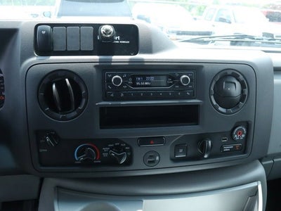 2022 Ford E-Series Cutaway Base