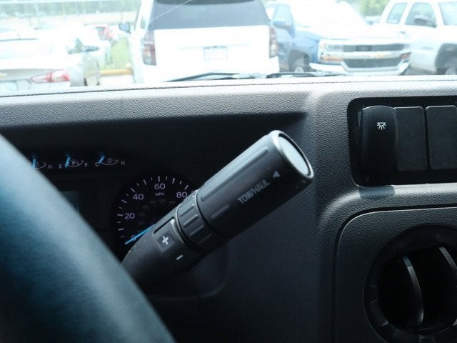 2022 Ford E-Series Cutaway Base