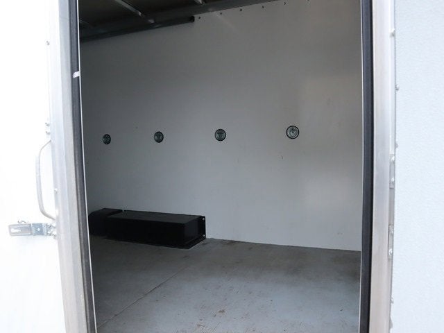 2022 Ford E-Series Cutaway Base