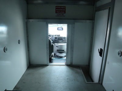 2022 Ford E-Series Cutaway Base