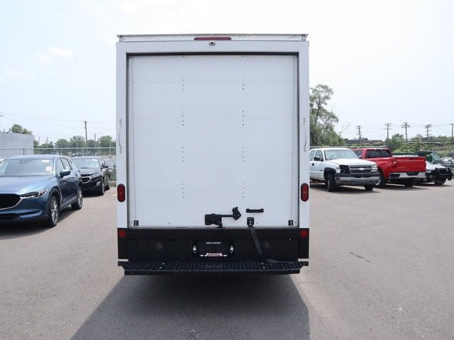 2022 Ford E-Series Cutaway Base