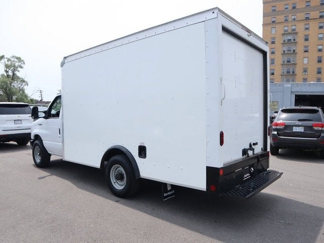 2022 Ford E-Series Cutaway Base