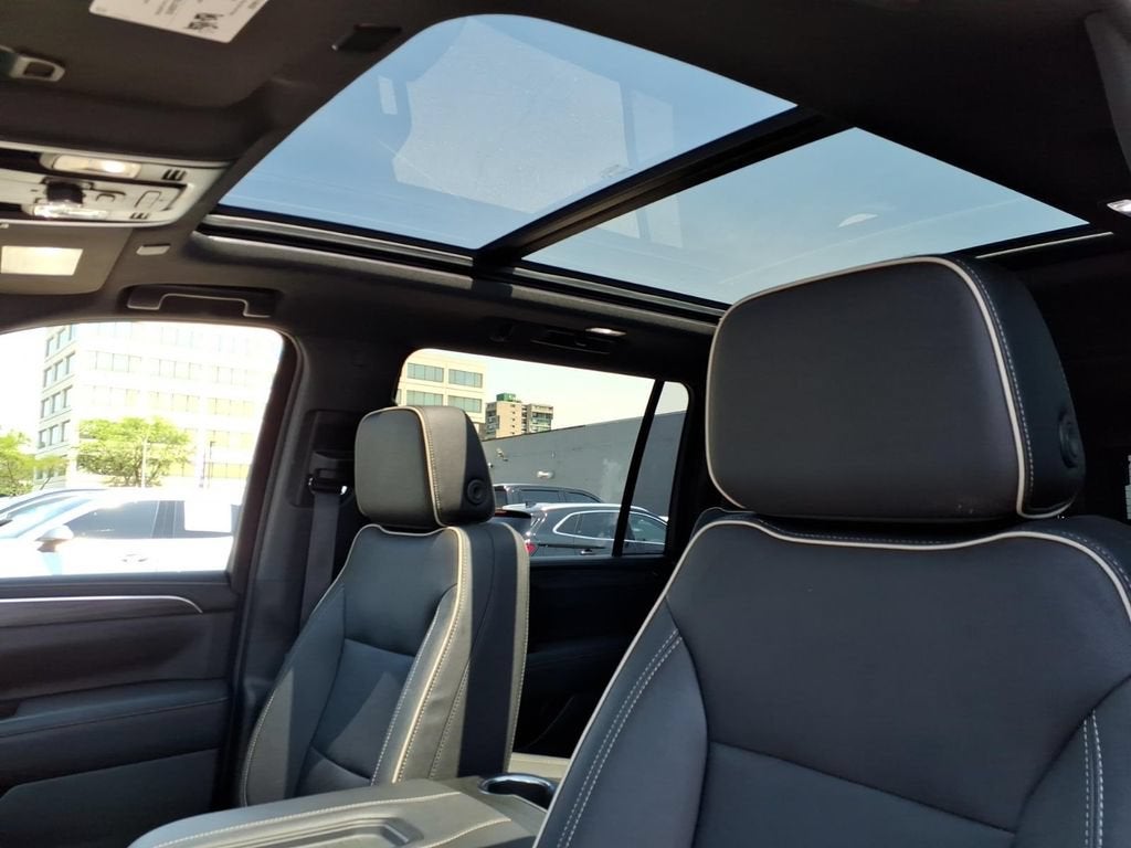 2023 GMC Yukon XL SLT