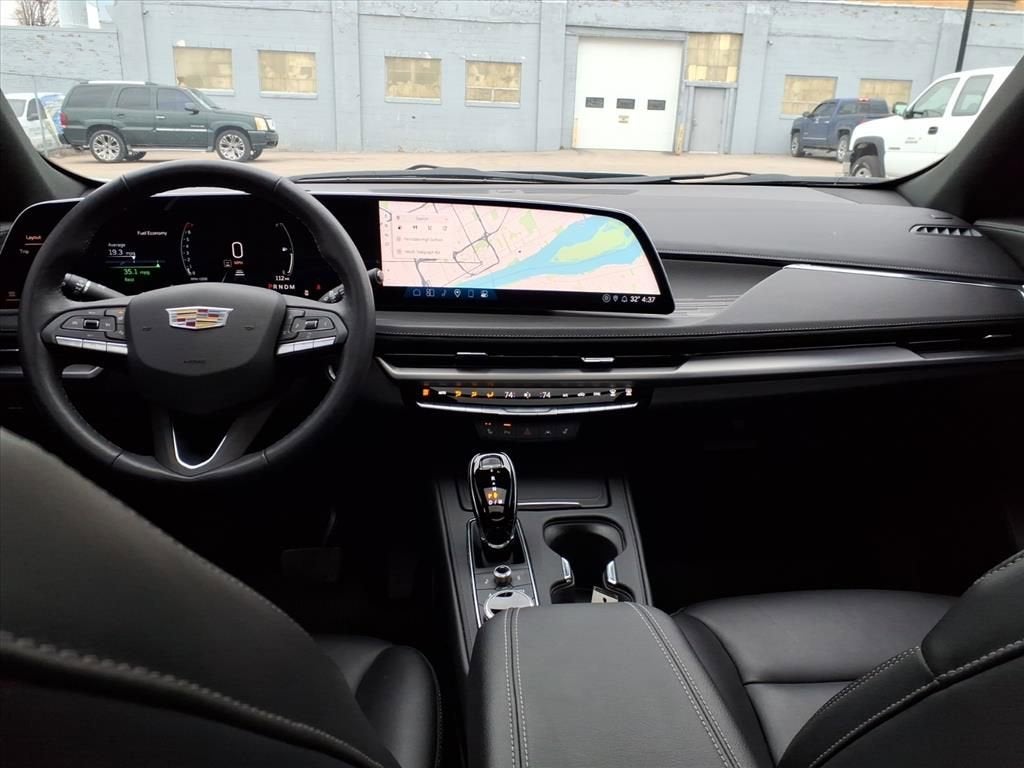 2024 Cadillac XT4 Premium Luxury