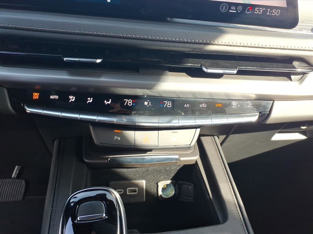 2025 Cadillac XT4 Premium Luxury