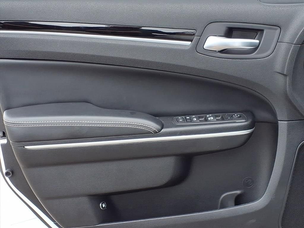 2022 Chrysler 300 S