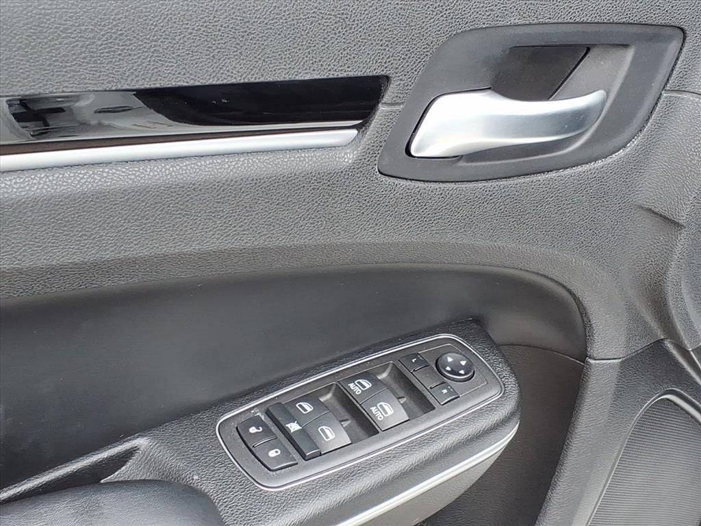 2022 Chrysler 300 S