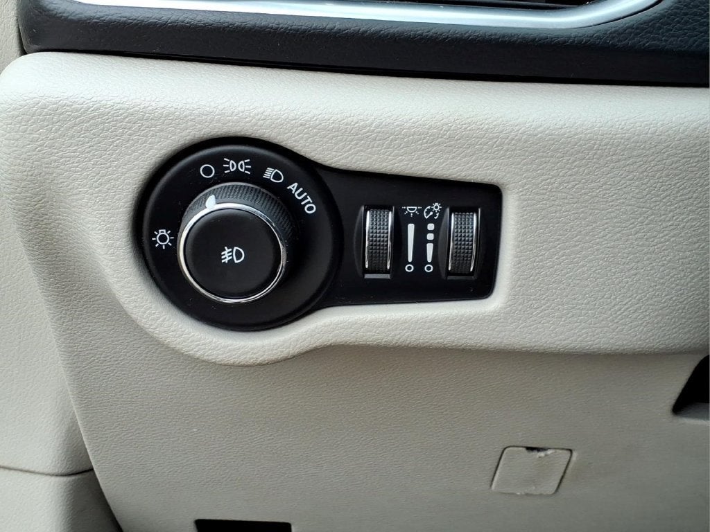 2017 Chrysler Pacifica Touring-L Plus