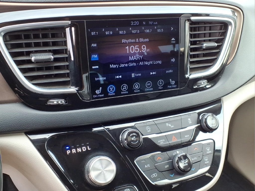 2017 Chrysler Pacifica Touring-L Plus