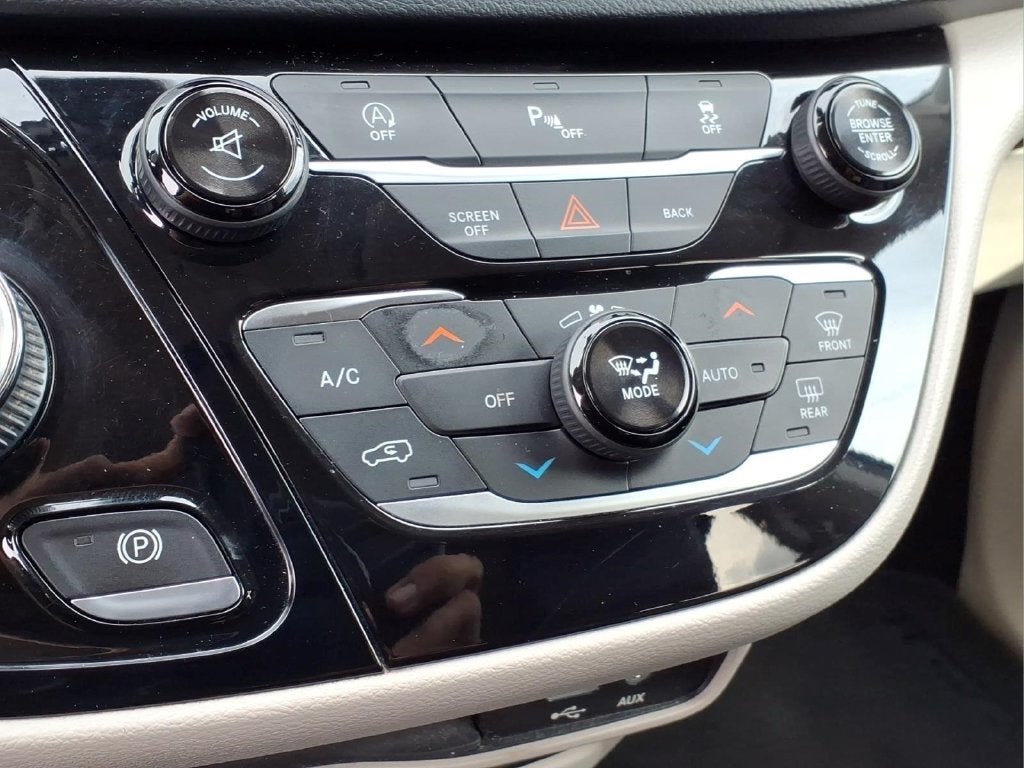2017 Chrysler Pacifica Touring-L Plus