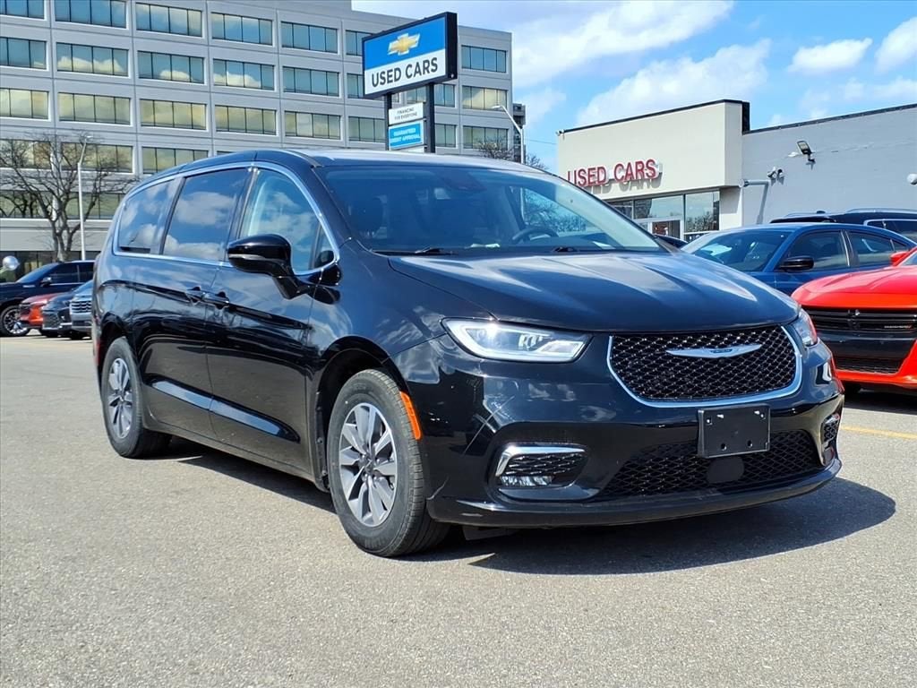 2024 Chrysler Pacifica Hybrid Select