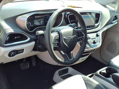 2024 Chrysler Pacifica Hybrid Select