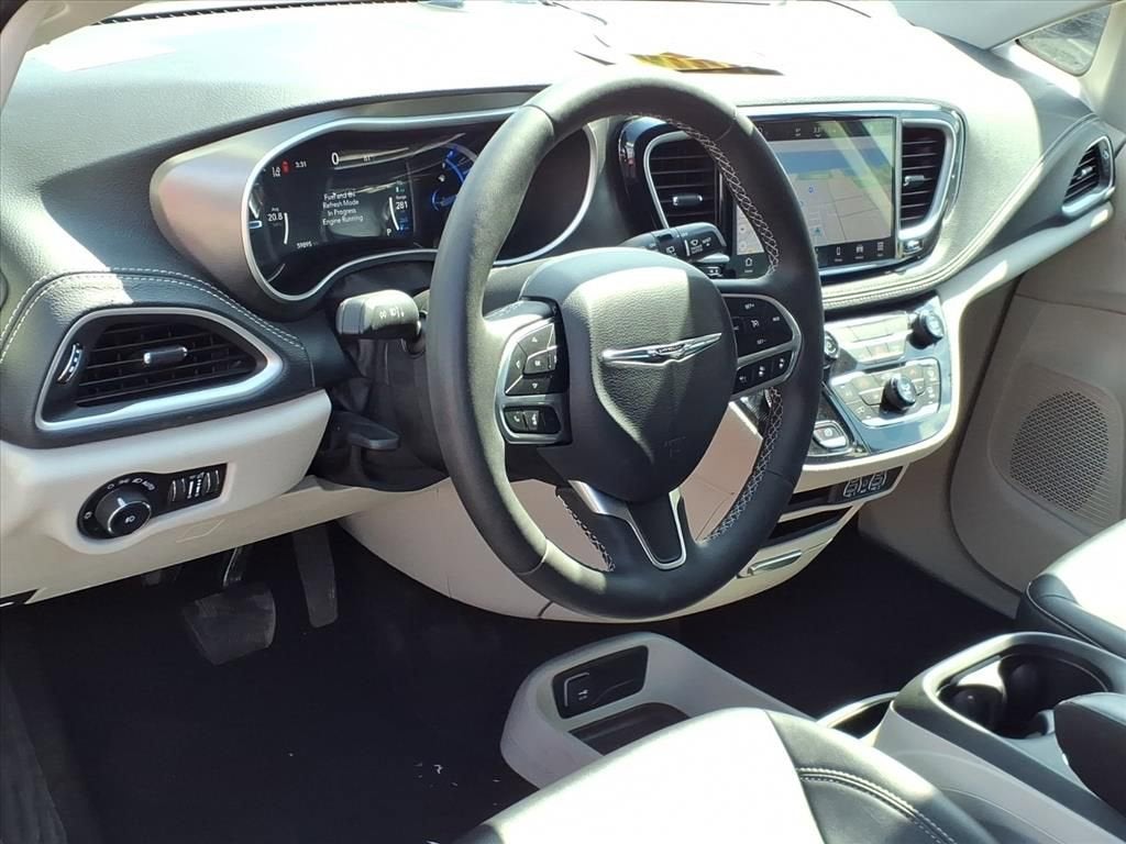2024 Chrysler Pacifica Hybrid Select