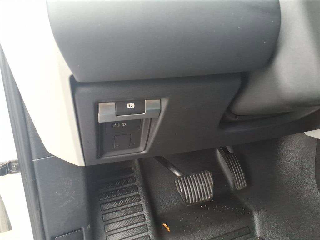 2024 Land Rover Defender S